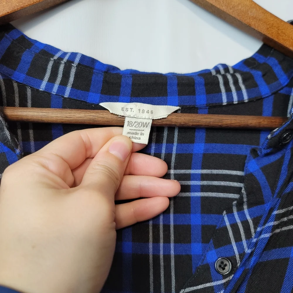 Est. 1948 plaid high- low butterfly sleeve top - Picture 5 of 5